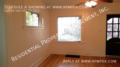 214 NE Bryant St in Portland, OR - Building Photo - Building Photo