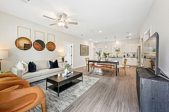 The Everstead at Conroe in Conroe, TX - Foto de edificio - Building Photo