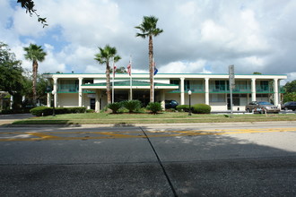 University Hall in DeLand, FL - Building Photo - Building Photo