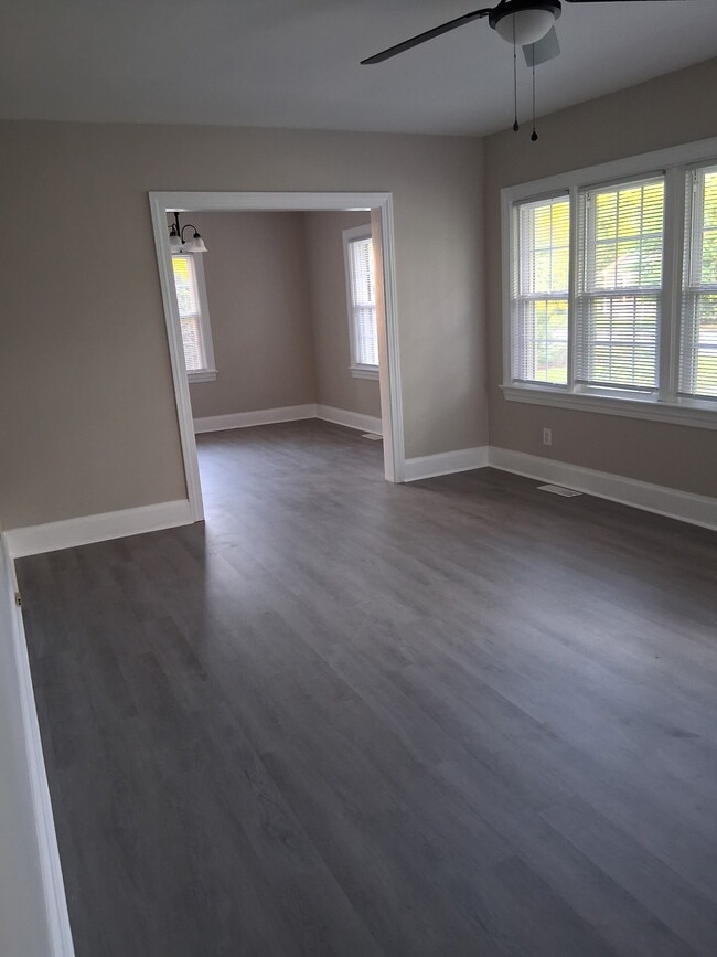 property at 607 W Johnston St