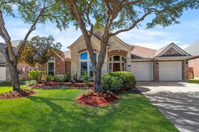 2602 White Falls Dr in Pearland, TX - Foto de edificio - Building Photo