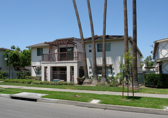 1603 S Walnut St in Anaheim, CA - Foto de edificio - Building Photo