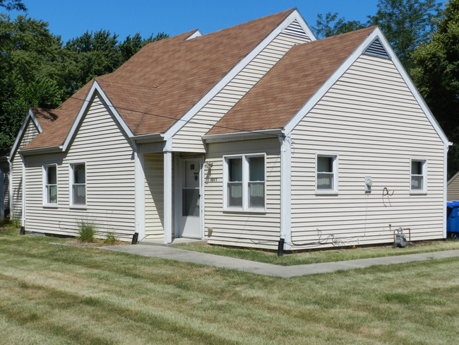 Forest Avenue Senior Townhomes in Des Moines, IA - Building Photo - Building Photo