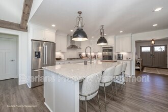 499 W Main St in Carmel, IN - Building Photo - Building Photo