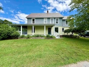 282 Highland Ave in Manchester, VT - Building Photo - Building Photo
