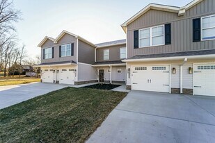 Moss Creek in Louisville, KY - Building Photo