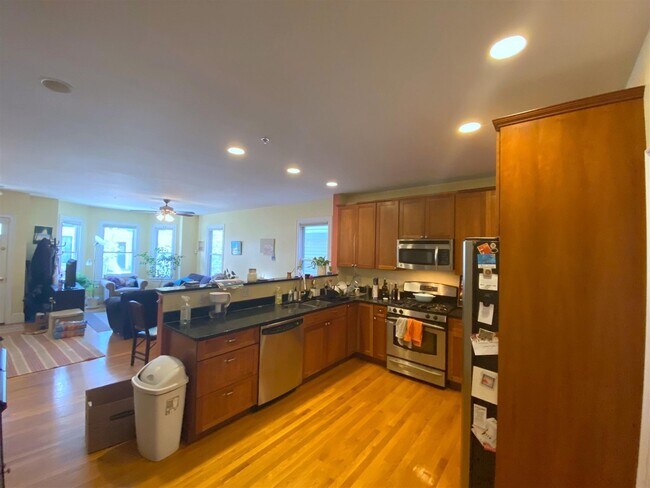 40 Prince St, Unit A in Cambridge, MA - Foto de edificio - Building Photo