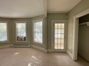 29 Rossmore St in Somerville, MA - Foto de edificio - Building Photo