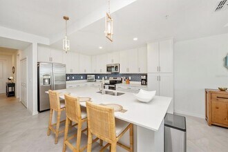 17625 Opal Sand Dr, Unit 207 in Venice, FL - Foto de edificio - Building Photo