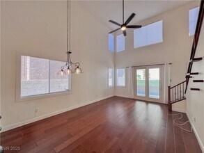 541 Sierra Morena St in Las Vegas, NV - Foto de edificio - Building Photo