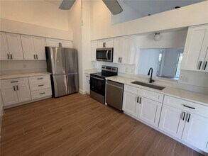 4352 Sandhurst Dr in Orlando, FL - Building Photo - Building Photo