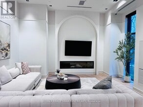 2088 James St in Burlington, ON - Building Photo - Building Photo