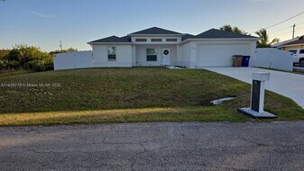 3817 16th St SW in Lehigh Acres, FL - Building Photo