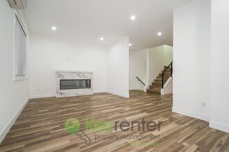 1042 S Director St in Seattle, WA - Building Photo - Building Photo