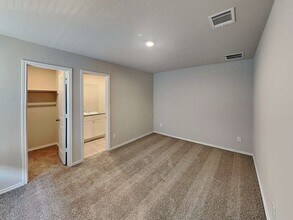 4240 Thalweg Way in San Antonio, TX - Building Photo - Building Photo