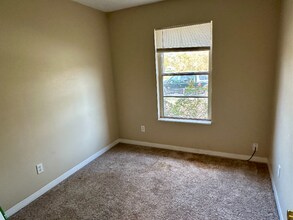 413 N Water St in Pleasanton, TX - Foto de edificio - Building Photo