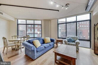 520 John Carlyle St in Alexandria, VA - Building Photo - Building Photo
