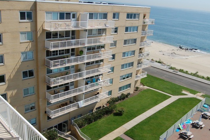 Sea Verge in Long Branch, NJ - Foto de edificio