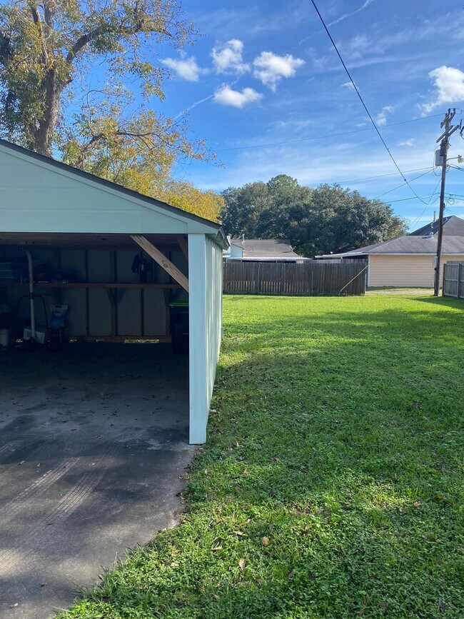 2919 Avenue J, Unit Downstairs in Bay City, TX - Foto de edificio - Building Photo