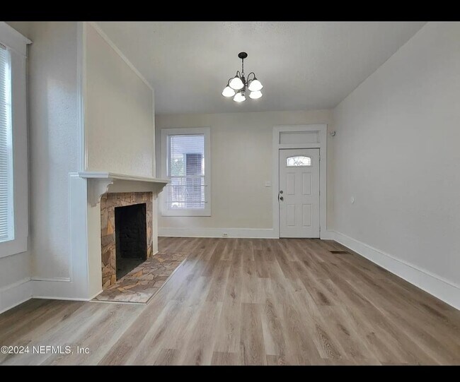 2823 N Market St, Unit 2823 N Market st