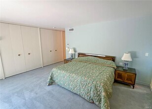 10781 Lindbrook Dr in Los Angeles, CA - Building Photo - Building Photo