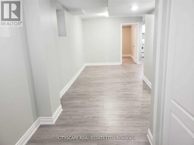 4375 Trail Blazer Way in Mississauga, ON - Building Photo - Building Photo