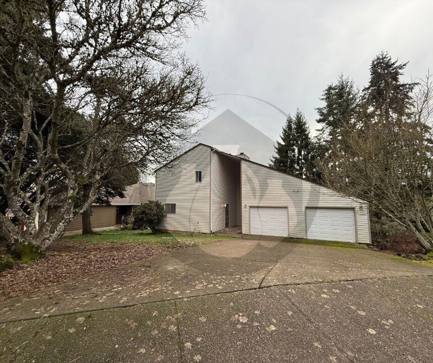 1560-1564 Fircrest Ct SE in Salem, OR - Foto de edificio