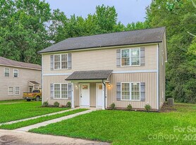 4400 Tantilla Cir in Charlotte, NC - Building Photo