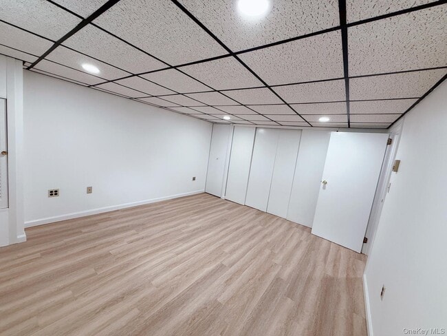 12 Bruce Dr in Centereach, NY - Building Photo - Building Photo