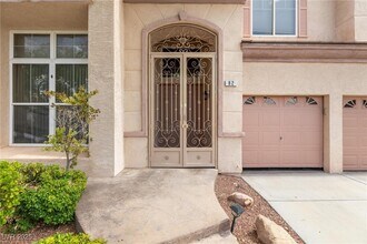 82 Cascade Lake St in Las Vegas, NV - Building Photo - Building Photo