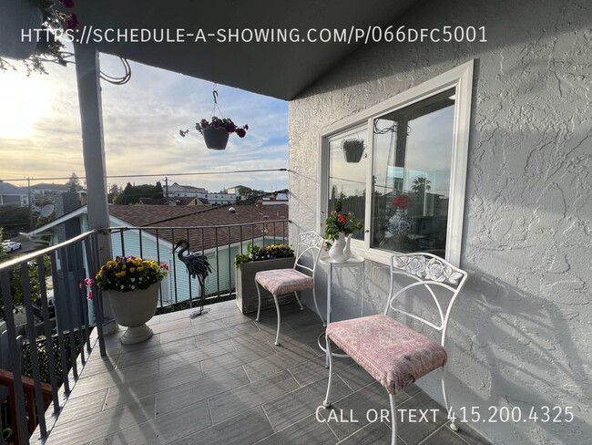 2206 E 24th St in Oakland, CA - Building Photo - Building Photo