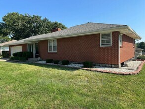4901 N Flora Ave in Kansas City, MO - Building Photo - Building Photo