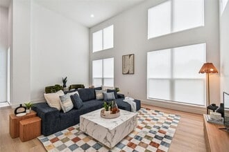 3840 Pompano Dr SE in St. Petersburg, FL - Building Photo - Building Photo