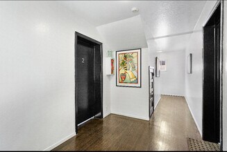 1551 Saint Charles St in Alameda, CA - Foto de edificio - Building Photo