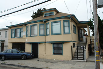 811 Apgar St in Oakland, CA - Building Photo - Building Photo