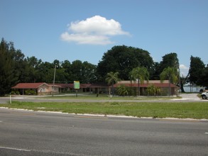 Lake Marianna Cottages in Winter Haven, FL - Foto de edificio - Building Photo