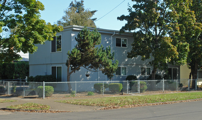 1706-1708 4th St NE in Salem, OR - Building Photo - Building Photo