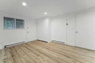 3801 SW Hamilton St in Portland, OR - Building Photo - Building Photo