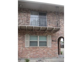 812 Martin Behrman Ave in Metairie, LA - Building Photo