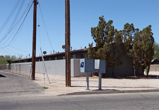 3434 E Blacklidge Dr in Tucson, AZ - Building Photo - Building Photo