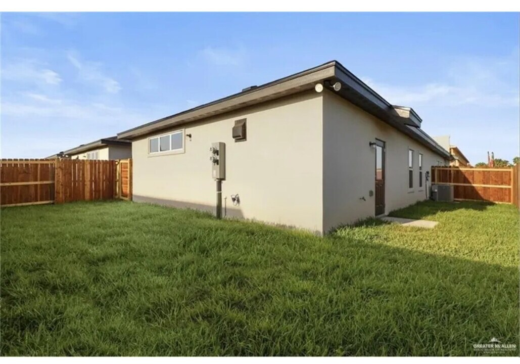 3513 Jessica Ln in Weslaco, TX - Building Photo