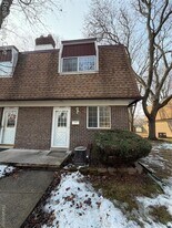 37035 E Aragona Dr in Clinton Township, MI - Building Photo