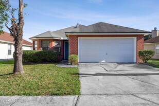 8047 Beaver Creek Dr in Jacksonville, FL - Building Photo