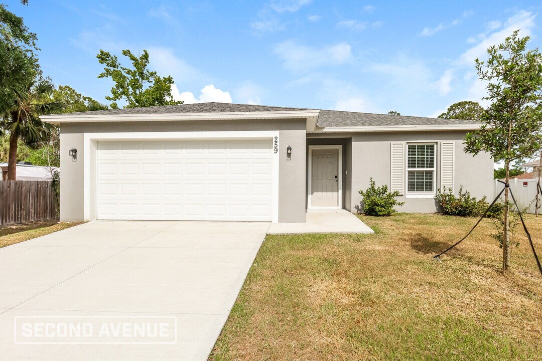 259 Trenton Ave SW in Palm Bay, FL - Building Photo