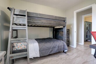 207 Plum St in La Marque, TX - Building Photo - Building Photo
