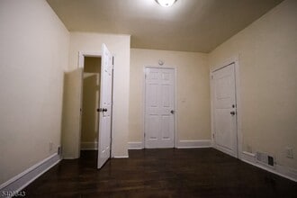 405 S 12th St, Unit 1 in Newark, NJ - Foto de edificio - Building Photo