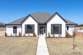 2708 Summit Crossing Pky in Norman, OK - Building Photo - Building Photo