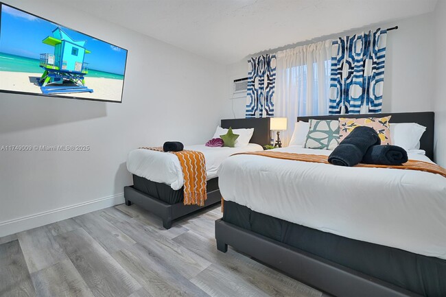168 NW 32nd St in Miami, FL - Building Photo - Building Photo