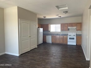 8131 W Serena Dr in Arizona City, AZ - Building Photo - Building Photo