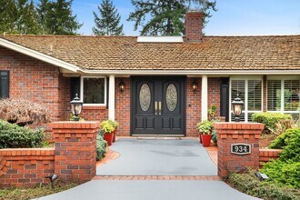 934 88th Ave NE in Medina, WA - Building Photo - Building Photo